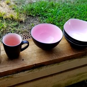 Brown/Pink Gourmet Expressions dishes